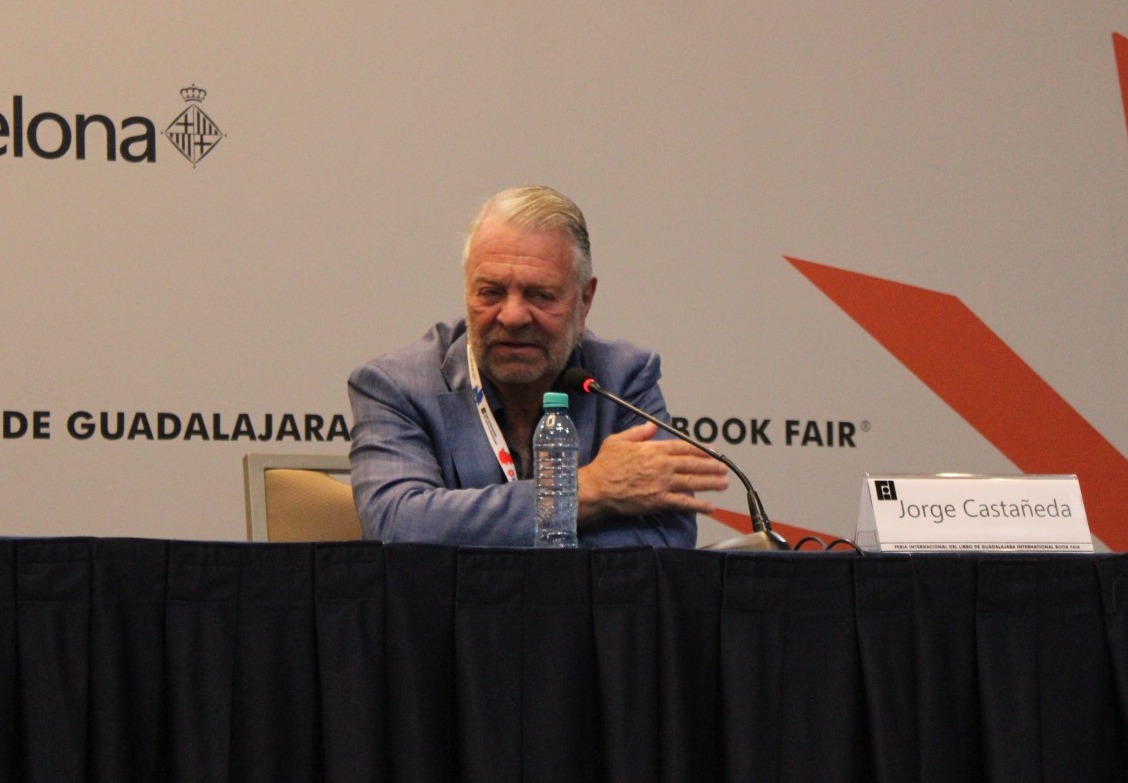 Académicos y políticos analizan en la FIL el Quiebre de las Normas Internacionales 