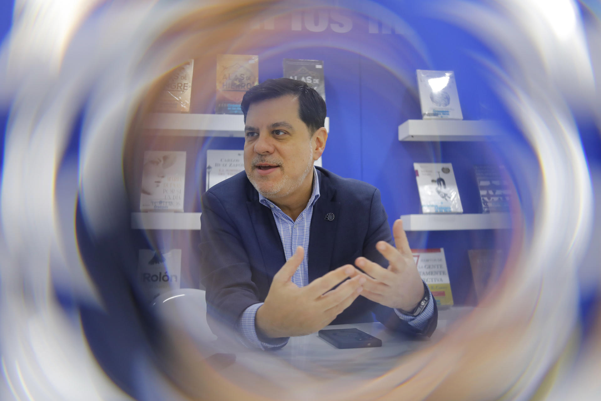 Planeta asegura que la crisis política en EE.UU. ha frenado la venta de libros en español