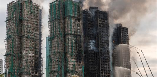 Hong Kong crea un comité independiente para investigar su peor incendio en décadas