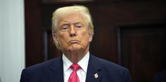 Trump sugiere que dejará expirar el T-MEC y buscará un nuevo acuerdo con México y Canadá