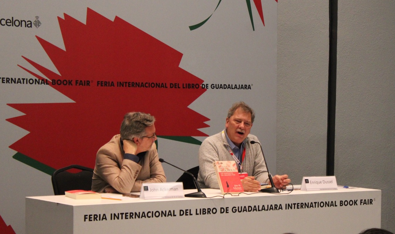 Enrique Dussel presenta libro y propone reforma fiscal para pagar las deudas sociales 