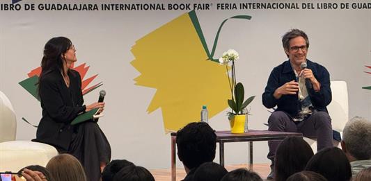 Gael García Bernal explora su faceta sonora en la FIL Guadalajara