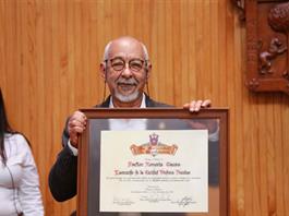 Leonardo Padura recibe Honoris Causa en Guadalajara y reconstruye su vínculo con la ciudad