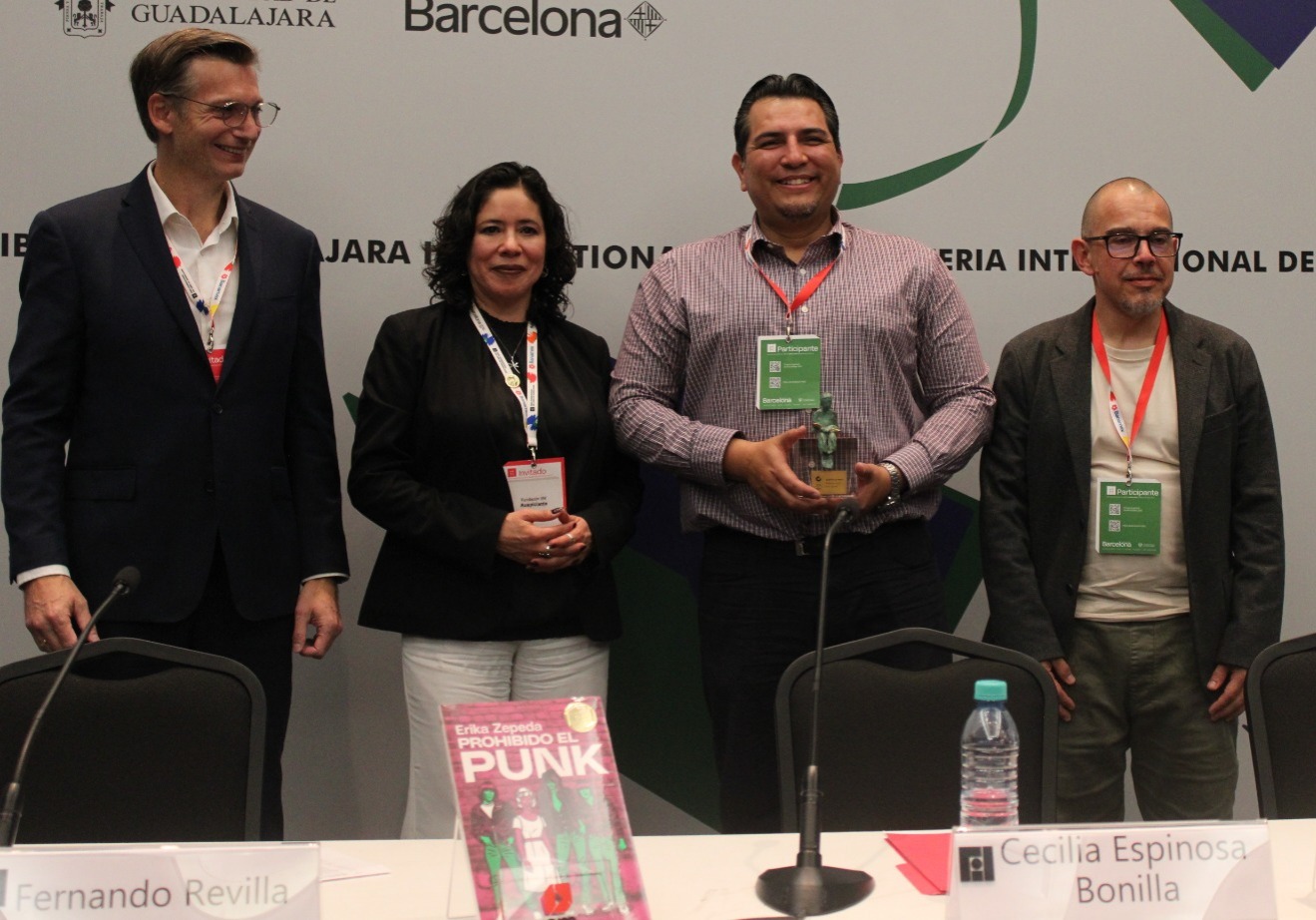 Luis Miguel Estrada y Erika Zepeda son reconocidos con los premios Barco de Vapor y Gran Angular 