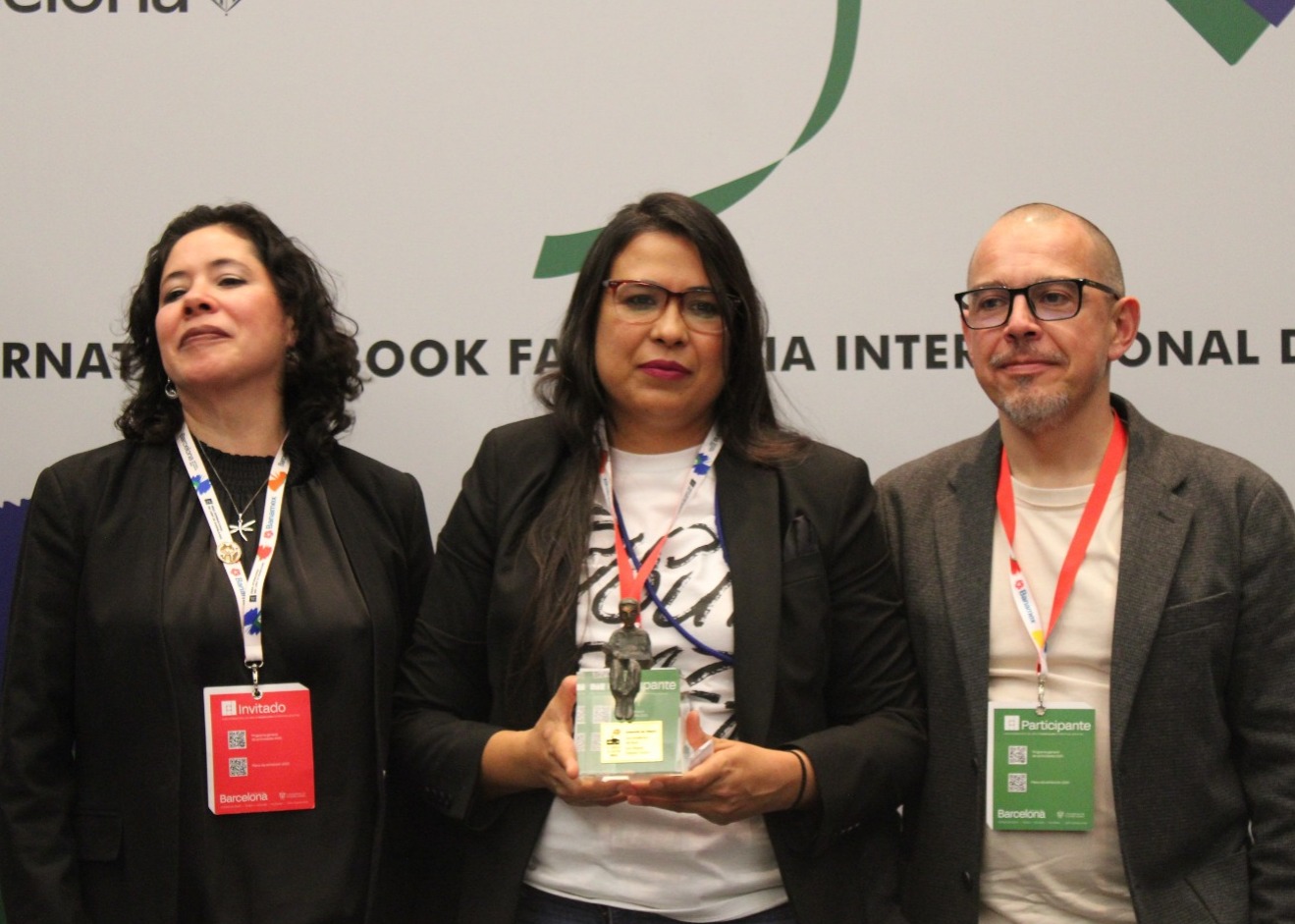 Luis Miguel Estrada y Erika Zepeda son reconocidos con los premios Barco de Vapor y Gran Angular 