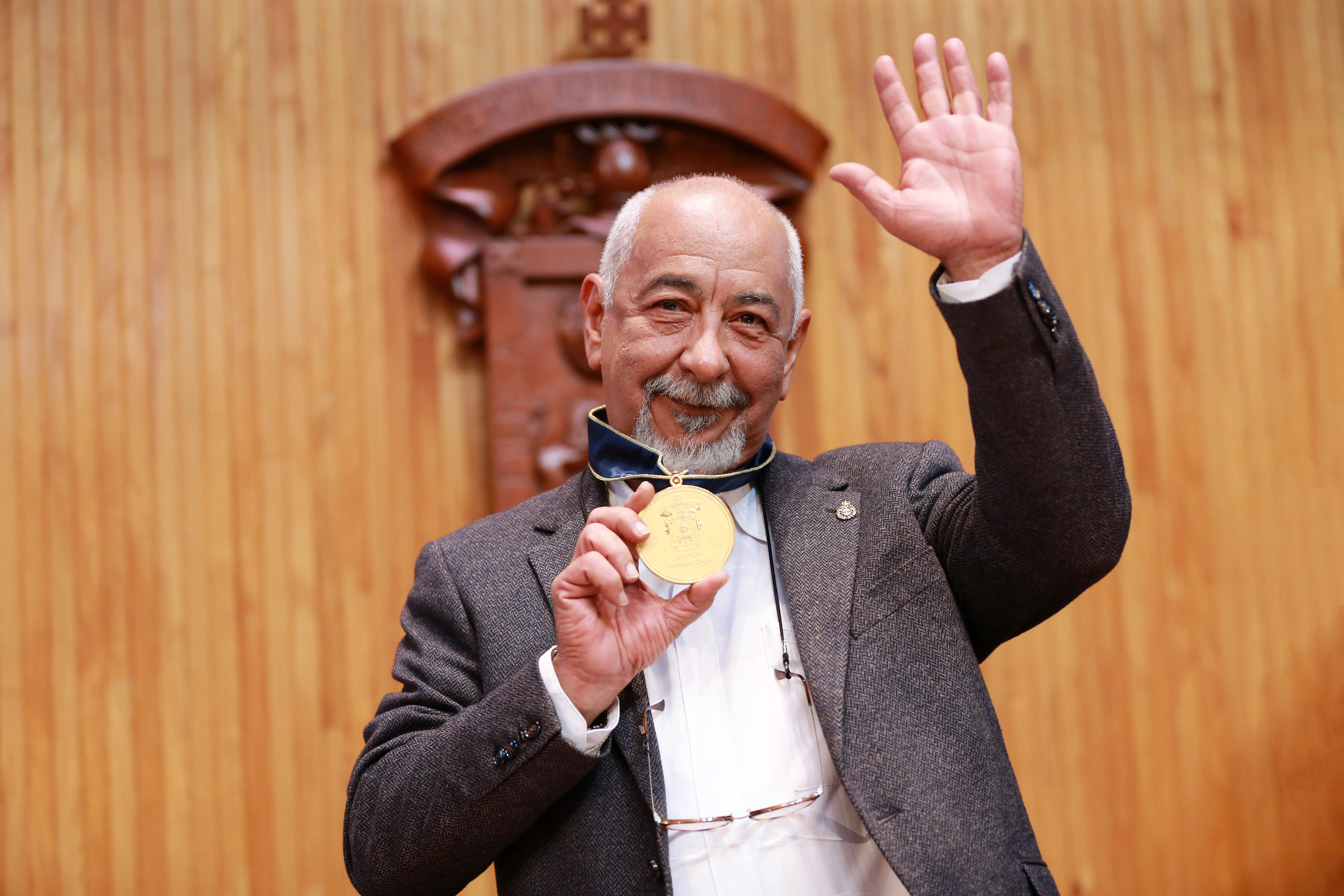 Leonardo Padura recibe Honoris Causa en Guadalajara y reconstruye su vínculo con la ciudad