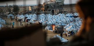 Una boda colectiva brinda una inusual escena de felicidad entre las ruinas de Gaza Una boda colectiva brinda una inusual escena de felicidad entre las ruinas de Gaza