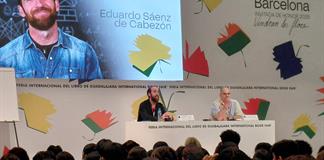 Mil jóvenes estallan en aplausos en la FIL con el humor matemático de Eduardo Sáenz de Cabezón Mil jóvenes estallan en aplausos en la FIL con el humor matemático de Eduardo Sáenz de Cabezón