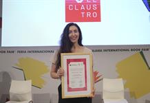 “Espero no sentirme nunca demasiado cómoda en la escritura,”: Fernanda Trías tras recibir el Premio Sor Juana en la FIL
