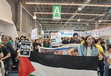 "Los niños de Gaza no son una amenaza": activistas realizan performance en la FIL Guadalajara