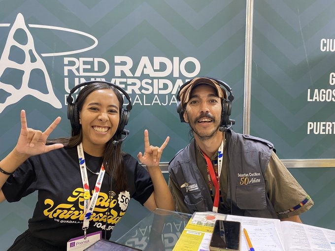 Por los Pasillos de la Fil - Mi. 03 Dic 2025 - Desde la @FILGuadalajara Por los Pasillos de la Fil - Mi. 03 Dic 2025 - Desde la @FILGuadalajara