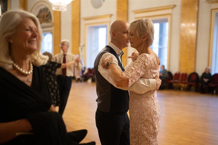 Los bailes de salón, un antídoto contra la soledad para los jubilados de Liverpool Los bailes de salón, un antídoto contra la soledad para los jubilados de Liverpool