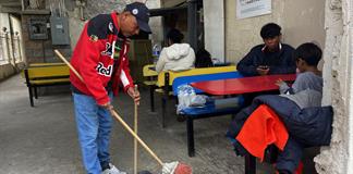 Migrantes en Ciudad Juárez regresan a albergues por falta de empleo estable