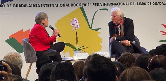 Richard Gere llama a la responsabilidad colectiva y critica el liderazgo político en la FIL Guadalajara