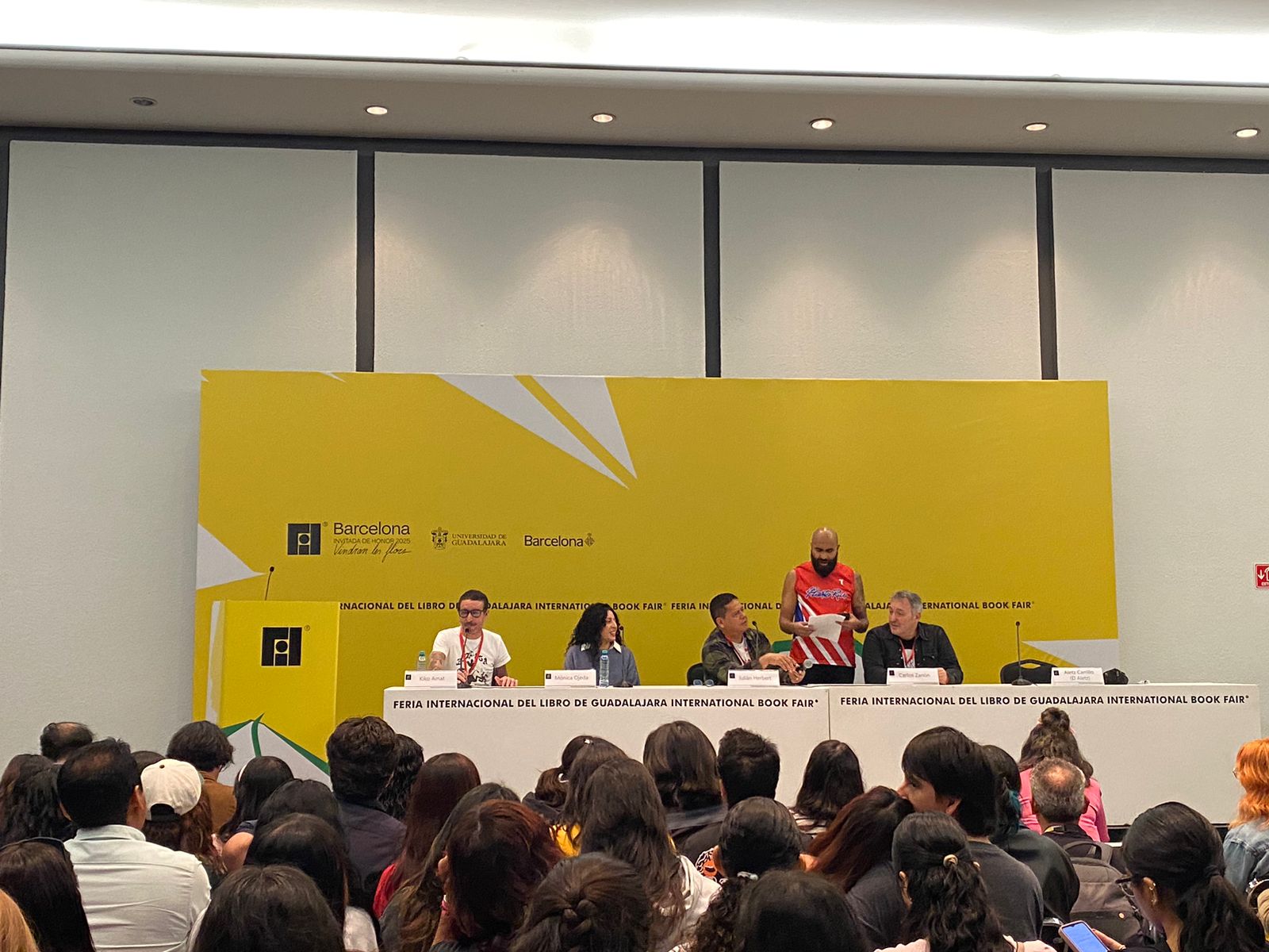 El ritmo de la palabra: autores analizan cómo la música transforma la escritura El ritmo de la palabra: autores analizan cómo la música transforma la escritura