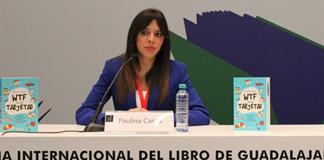Paulina Casso, autora de la colección "WTF con..." explica a jóvenes en la FIL cómo funcionan las tarjetas de crédito Paulina Casso, autora de la colección "WTF con..." explica a jóvenes en la FIL cómo funcionan las tarjetas de crédito