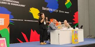 Laura Esquivel seduce a las juventudes con su libro Como Agua para Chocolate