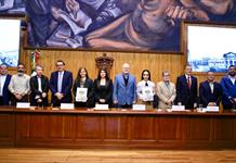 La UdeG "pilar" de Jalisco desde hace 100 años, establece libro sobre su refundación La UdeG "pilar" de Jalisco desde hace 100 años, establece libro sobre su refundación