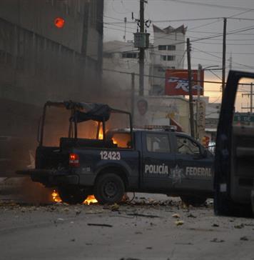 Abren investigación por delincuencia organizada tras explosión de auto en Michoacán Abren investigación por delincuencia organizada tras explosión de auto en Michoacán