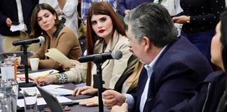 El refrendo para 2026 aumentaría de 900 a mil pesos para autos y de 385 a 600 pesos para motos El refrendo para 2026 aumentaría de 900 a mil pesos para autos y de 385 a 600 pesos para motos