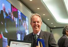 Dr. Peter Gerritsen recibe la Presea al Mérito Académico Enrique Díaz de León por su trayectoria en investigación Dr. Peter Gerritsen recibe la Presea al Mérito Académico Enrique Díaz de León por su trayectoria en investigación