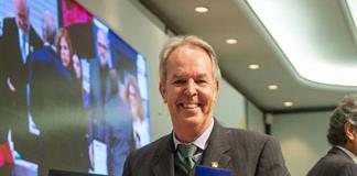 Dr. Peter Gerritsen recibe la Presea al Mérito Académico Enrique Díaz de León por su trayectoria en investigación Dr. Peter Gerritsen recibe la Presea al Mérito Académico Enrique Díaz de León por su trayectoria en investigación