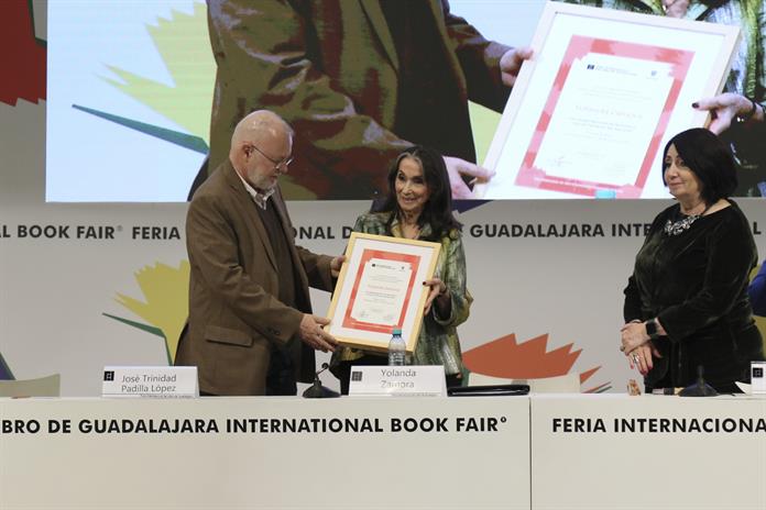 Yolanda Zamora recibe el Homenaje Nacional de Periodismo Cultural Fernando Benítez 2025 Yolanda Zamora recibe el Homenaje Nacional de Periodismo Cultural Fernando Benítez 2025