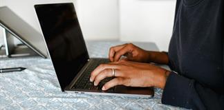 ONU Mujeres: 7 de cada 10 mujeres activistas y periodistas sufren violencia online ONU Mujeres: 7 de cada 10 mujeres activistas y periodistas sufren violencia online