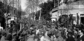 España abre las puertas al regreso de los hijos y nietos de sus exiliados España abre las puertas al regreso de los hijos y nietos de sus exiliados