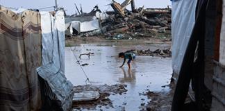 Lluvias torrenciales y vientos potentes se agregan al caos que vive Gaza