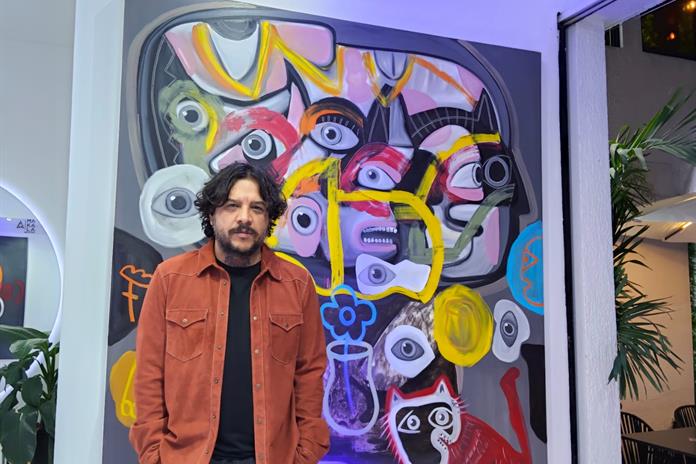 Diversas formas de pensar, miradas y rostros en la exposición artística de Simón Cruz en Guadalajara Diversas formas de pensar, miradas y rostros en la exposición artística de Simón Cruz en Guadalajara