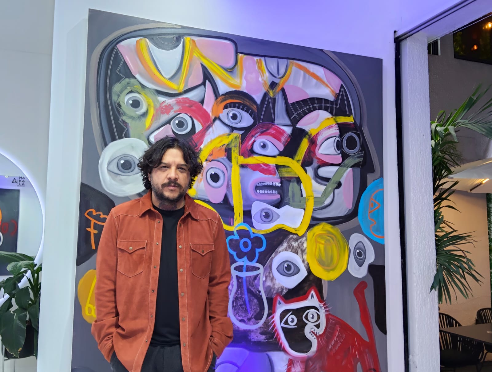 Diversas formas de pensar, miradas y rostros en la exposición artística de Simón Cruz en Guadalajara