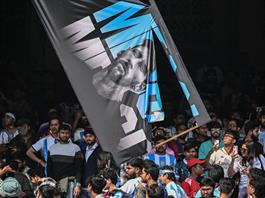 La visita de Messi a un estadio de Calcuta concluye con disturbios La visita de Messi a un estadio de Calcuta concluye con disturbios