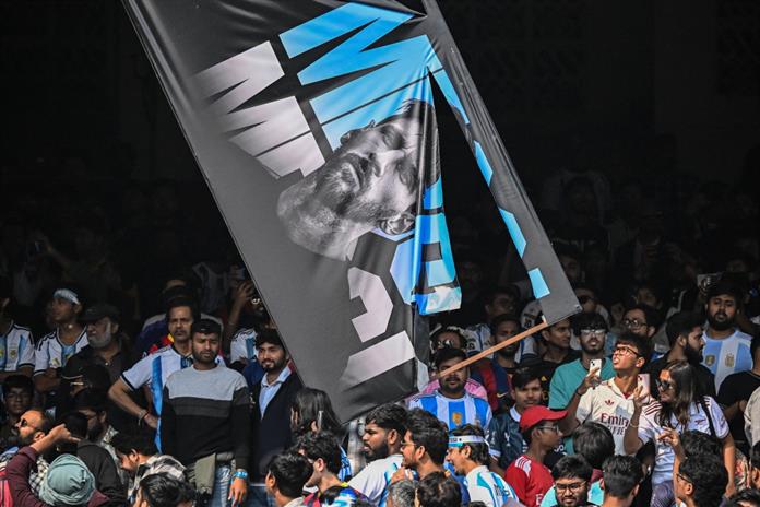 La visita de Messi a un estadio de Calcuta concluye con disturbios La visita de Messi a un estadio de Calcuta concluye con disturbios