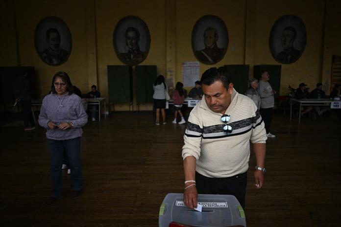 Chile elige presidente con la ultraderecha como favorita por primera vez desde la dictadura Chile elige presidente con la ultraderecha como favorita por primera vez desde la dictadura