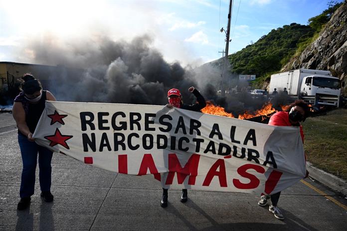 Los hondureños cumplen dos semanas sin saber quién será su futuro presidente Los hondureños cumplen dos semanas sin saber quién será su futuro presidente