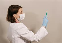 Rusia condena a prisión a enfermera que infectó a más de 70 personas con hepatitis C y VIH Rusia condena a prisión a enfermera que infectó a más de 70 personas con hepatitis C y VIH