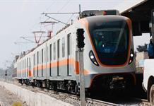 Fuerzan apertura de la Línea 4 y ponen en riesgo a peatones Fuerzan apertura de la Línea 4 y ponen en riesgo a peatones