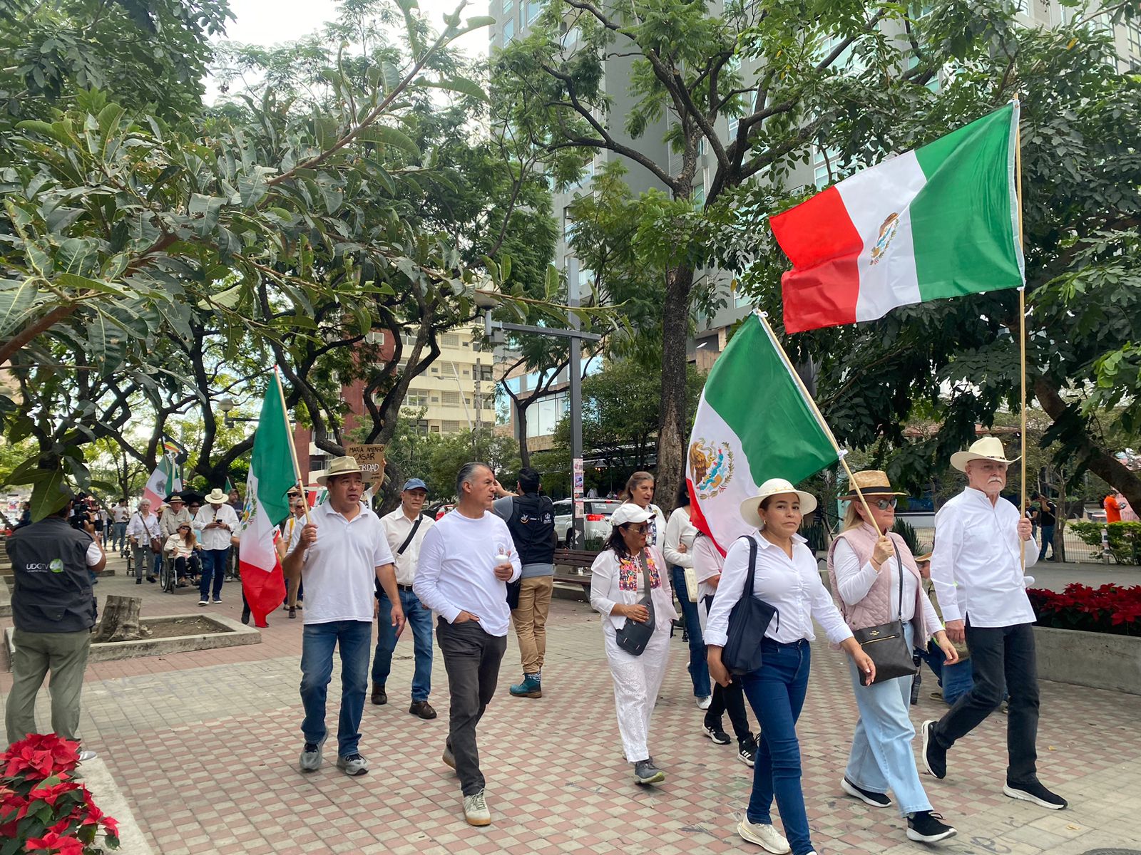 Jóvenes marchan en silencio en Guadalajara contra violencia y reclutamiento forzado