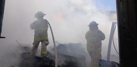 Rescate y atención tras desplome de avioneta en Toluca: seis fallecidos reportados