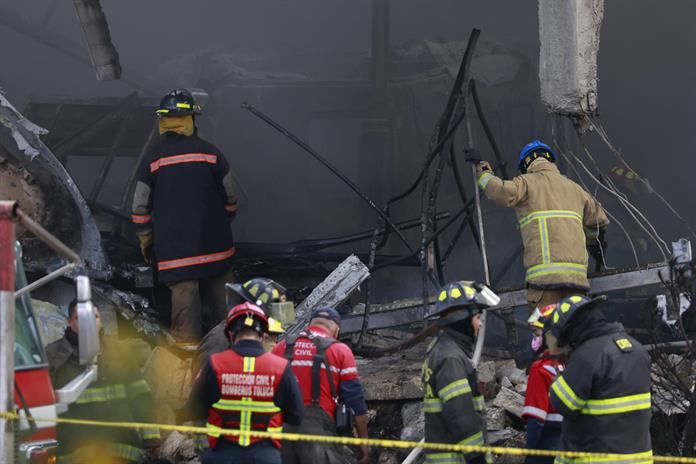 Sheinbaum confirma diez muertos en el accidente de una avioneta en Toluca Sheinbaum confirma diez muertos en el accidente de una avioneta en Toluca