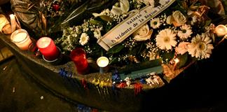 Pueblo de Siria celebra al héroe del ataque en una playa de Australia Pueblo de Siria celebra al héroe del ataque en una playa de Australia