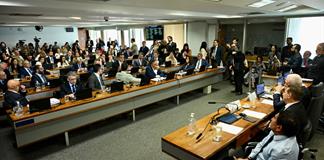 El Senado brasile&ntilde;o debate una rebaja de pena para Bolsonaro