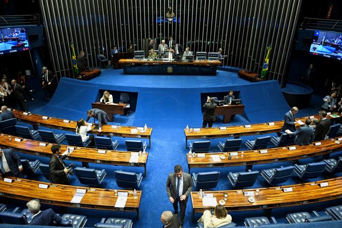 Congreso brasileño aprueba ley para rebajar la pena de cárcel de Bolsonaro Congreso brasileño aprueba ley para rebajar la pena de cárcel de Bolsonaro