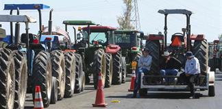Productores agr&iacute;colas se manifiestan en Ciudad Guzm&aacute;n