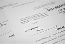 V&iacute;ctimas y congresistas critican censura de documentos publicados del caso Epstein