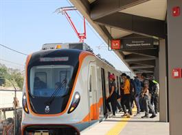 Entre saturaci&oacute;n y ajustes pendientes, la L&iacute;nea 4 convence a usuarios por ahorro de tiempo