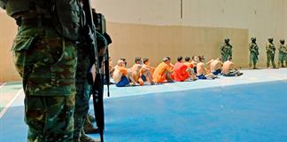 En los huesos y sin visitas, la agonía de los presos en Ecuador En los huesos y sin visitas, la agonía de los presos en Ecuador