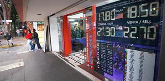 Las remesas hacia M&eacute;xico bajar&aacute;n un 5 % en 2025 por las agresivas pol&iacute;ticas de Trump