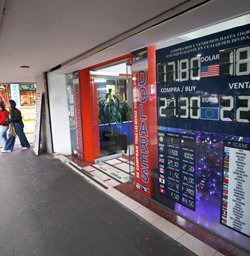 Las remesas hacia M&eacute;xico bajar&aacute;n un 5 % en 2025 por las agresivas pol&iacute;ticas de Trump